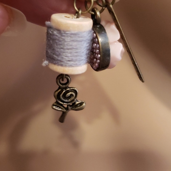 Unique seamstress themed scissor necklace - Picture 3 of 6